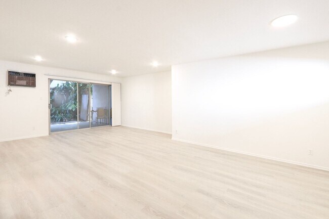 Interior Photo - Valleyheart Terrace