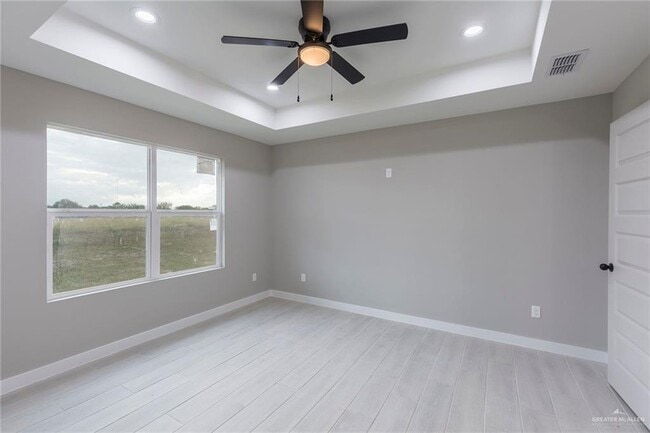 Building Photo - 21 Hope Dr