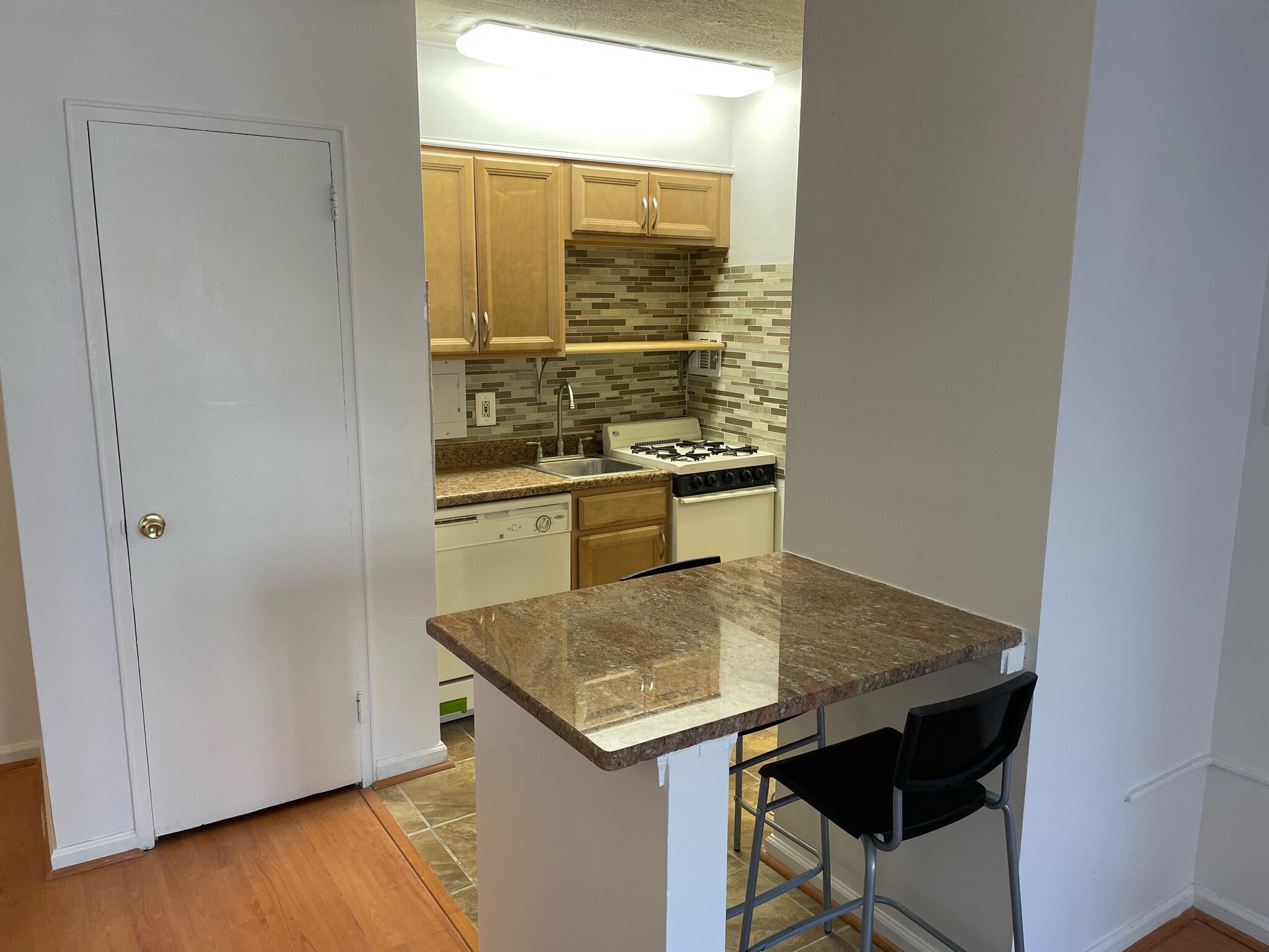 Building Photo - 2101 Chestnut St