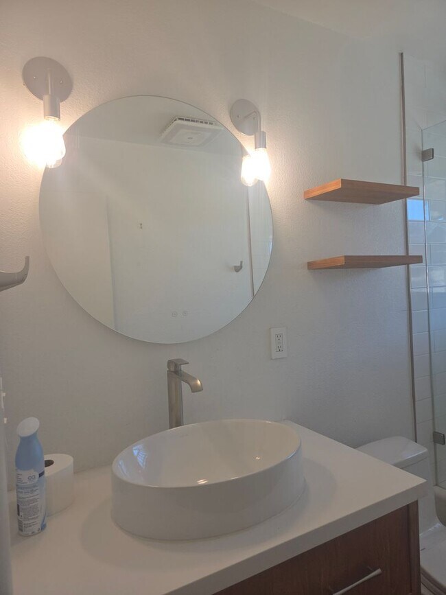 Building Photo - 3 Bedroom 1.5 Bath Modern Farmhouse near JT National Park * MOVE IN SPECIAL*