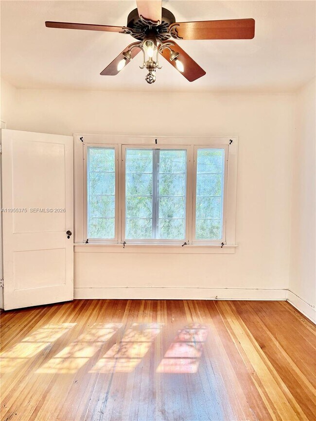 Building Photo - 1306 Madrid St