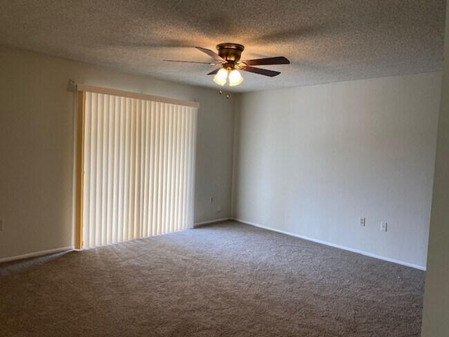Building Photo - 310 Cherokee Ct