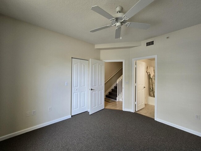 Building Photo - 2050 Alta Meadows Ln