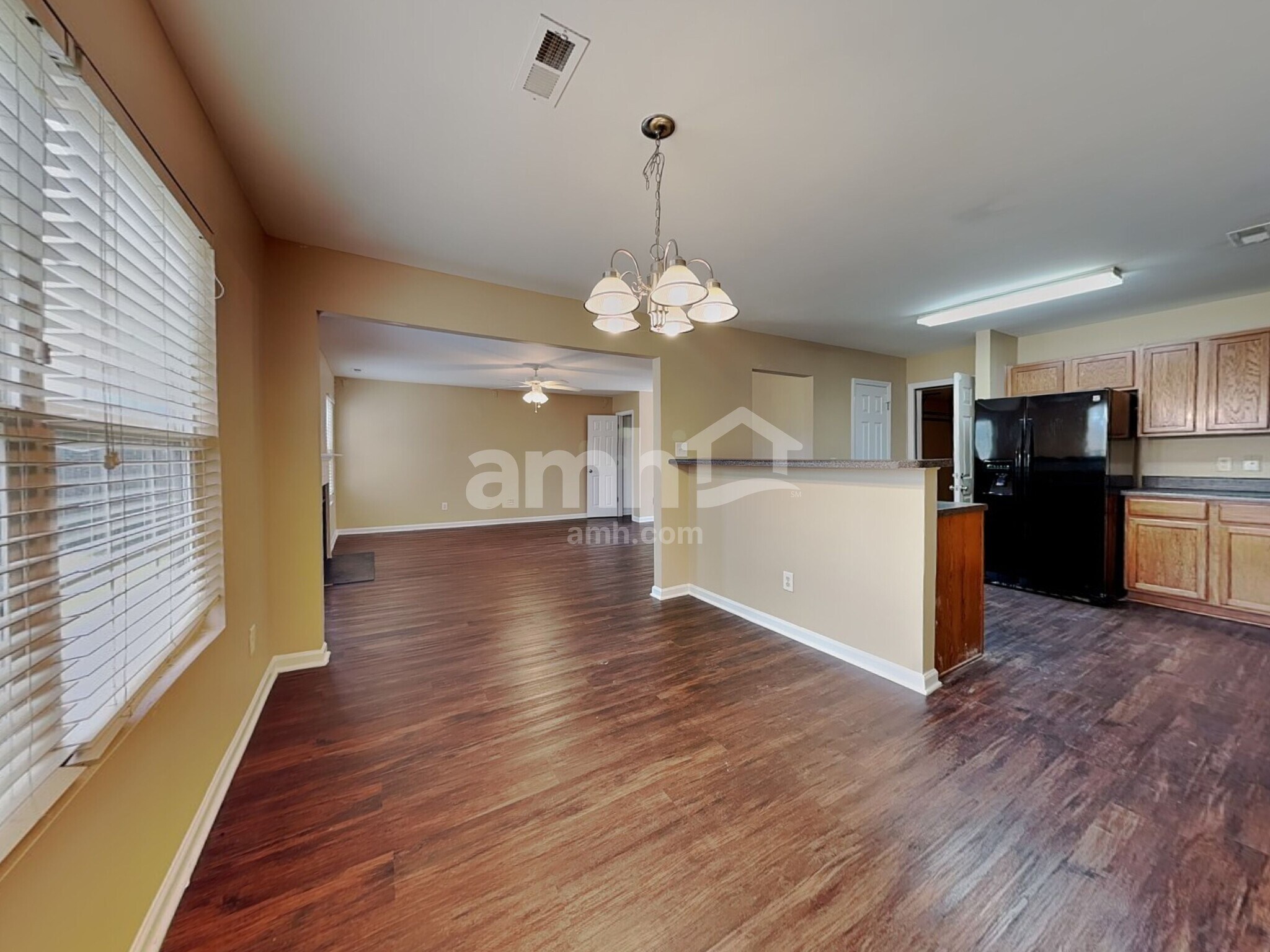 Building Photo - 3827 Chehaw Dr