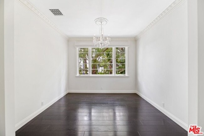 Building Photo - 9233 Doheny Rd