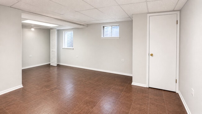Building Photo - 1320 W Inverrary Ln