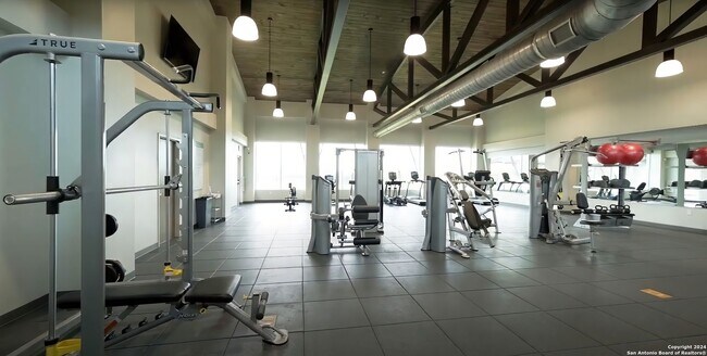 Building Photo - Come check out this well maintained 4 bedroom, 2.5 bath home in the well desired community of Lan...