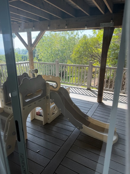 Building Photo - 640 Rome Dr