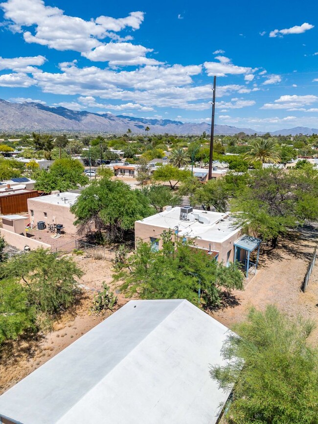 Building Photo - Charming historic home in central Tucson