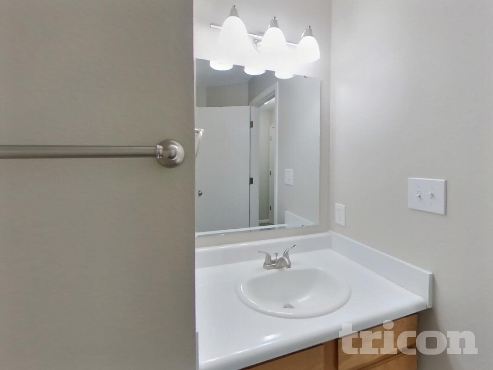 Building Photo - 484 Brookstone Dr