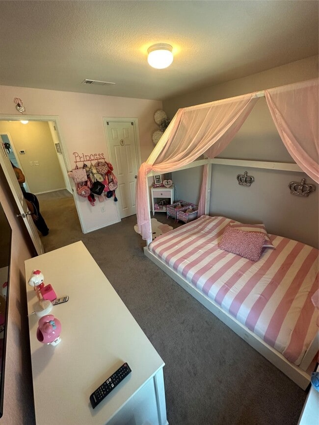 Building Photo - 5730 Pampus Prairie Rd