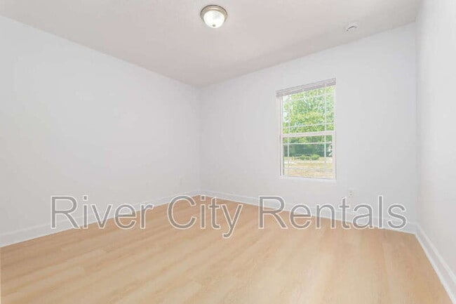 Building Photo - 5403 Laredo St
