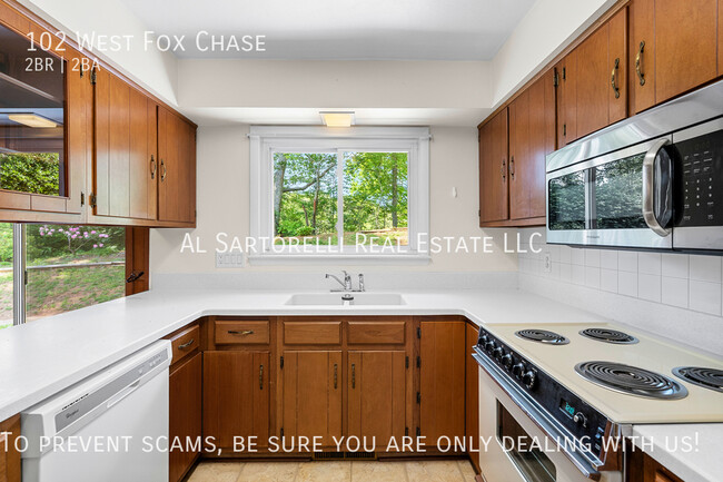 Building Photo - 102 W Fox Chase Rd