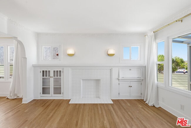 Building Photo - 6743 Arlington Ave