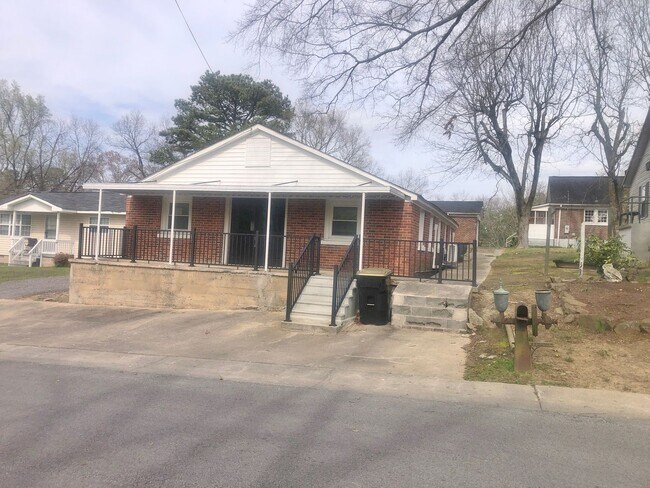 Building Photo - Scruggs
