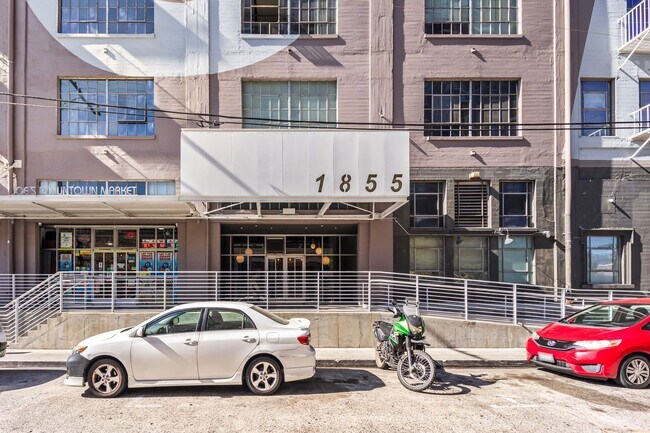 Building Photo - Industrial Street