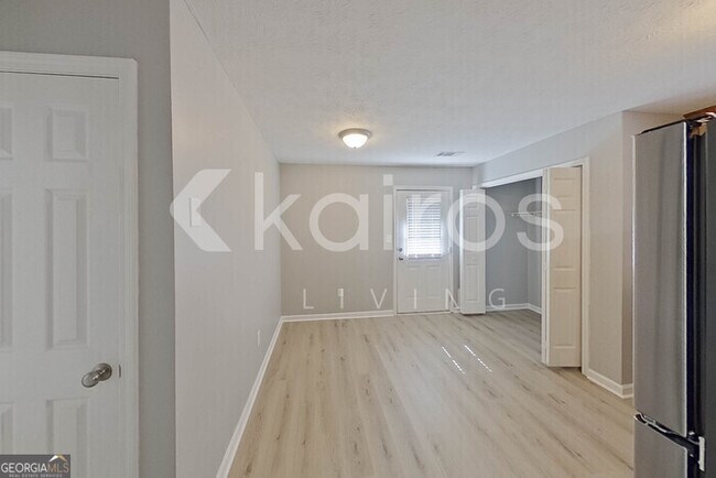 Building Photo - 180 Deer Pkwy