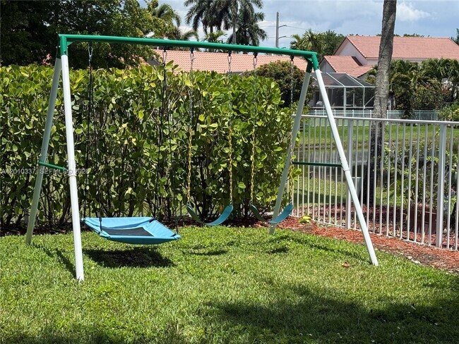 Building Photo - 1070 Capistrano