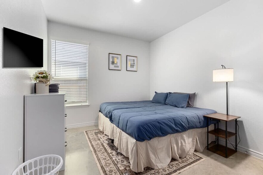 Building Photo - 101 S 50th St