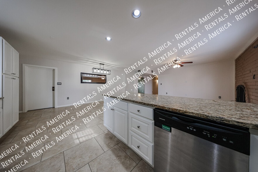 Building Photo - 1713 W Oraibi Dr