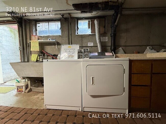 Building Photo - 3210 NE 81st Ave