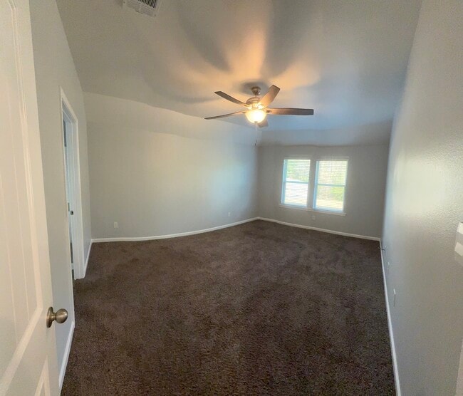 Building Photo - 24422 Dawson Ct