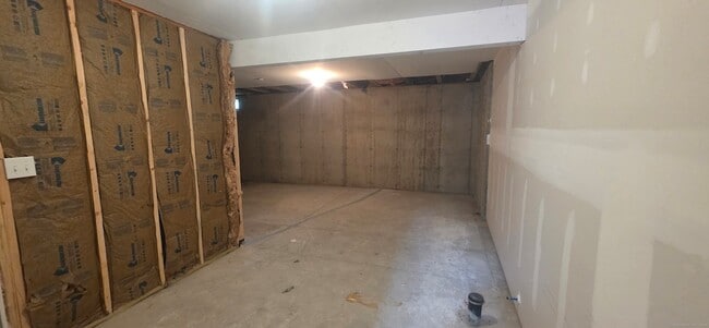 Building Photo - 33 Baxter Rd