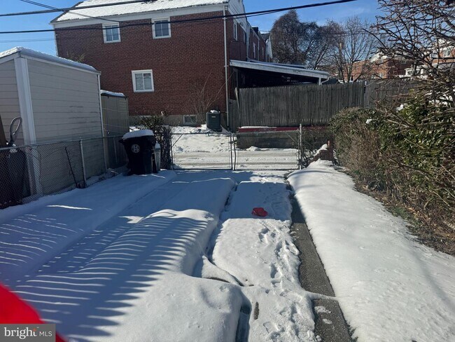 Building Photo - 7442 Forrest Ave