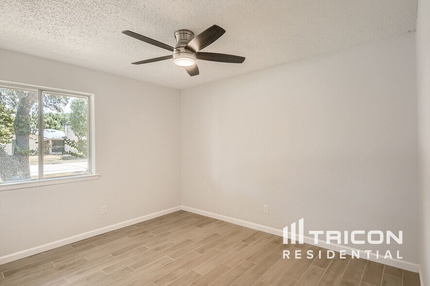 Building Photo - 2625 Sam Houston Dr