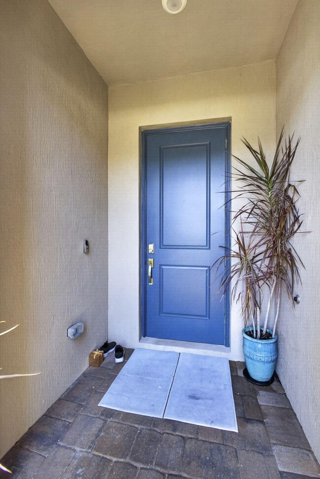 Building Photo - 160 Bandol St