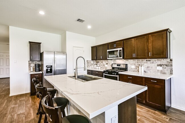 Building Photo - 21223 Riverdew Dr