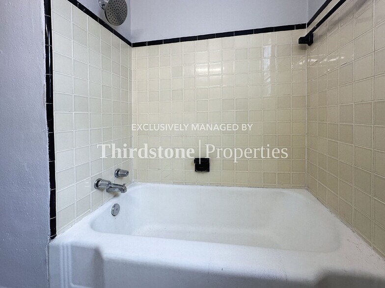 Building Photo - 2660 Gale Ct