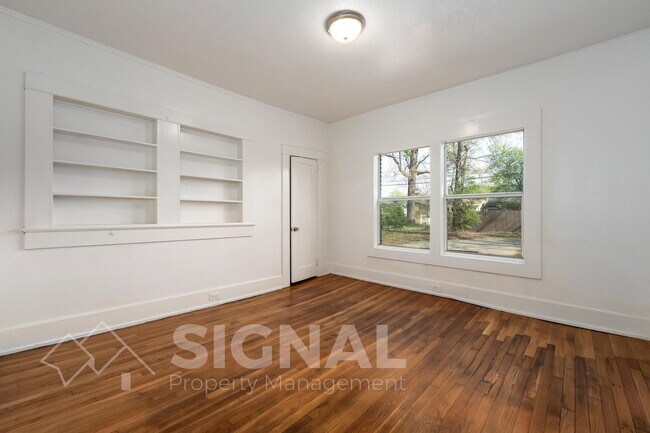 Building Photo - 1526 42nd St Ensley