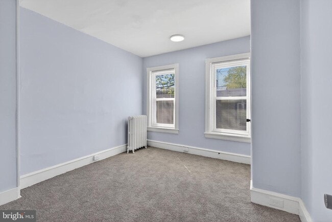Building Photo - 136 Farson St