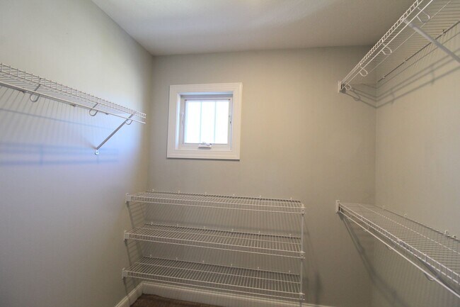 Building Photo - Beautiful 3-Bedroom, 3-Bathroom Townhome N...