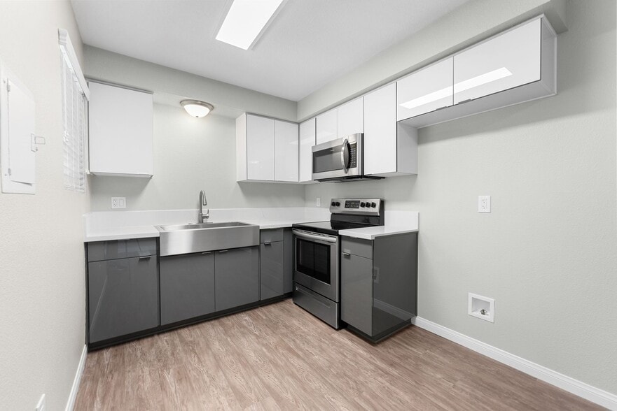 Primary Photo - Highland Pinetree Apartments