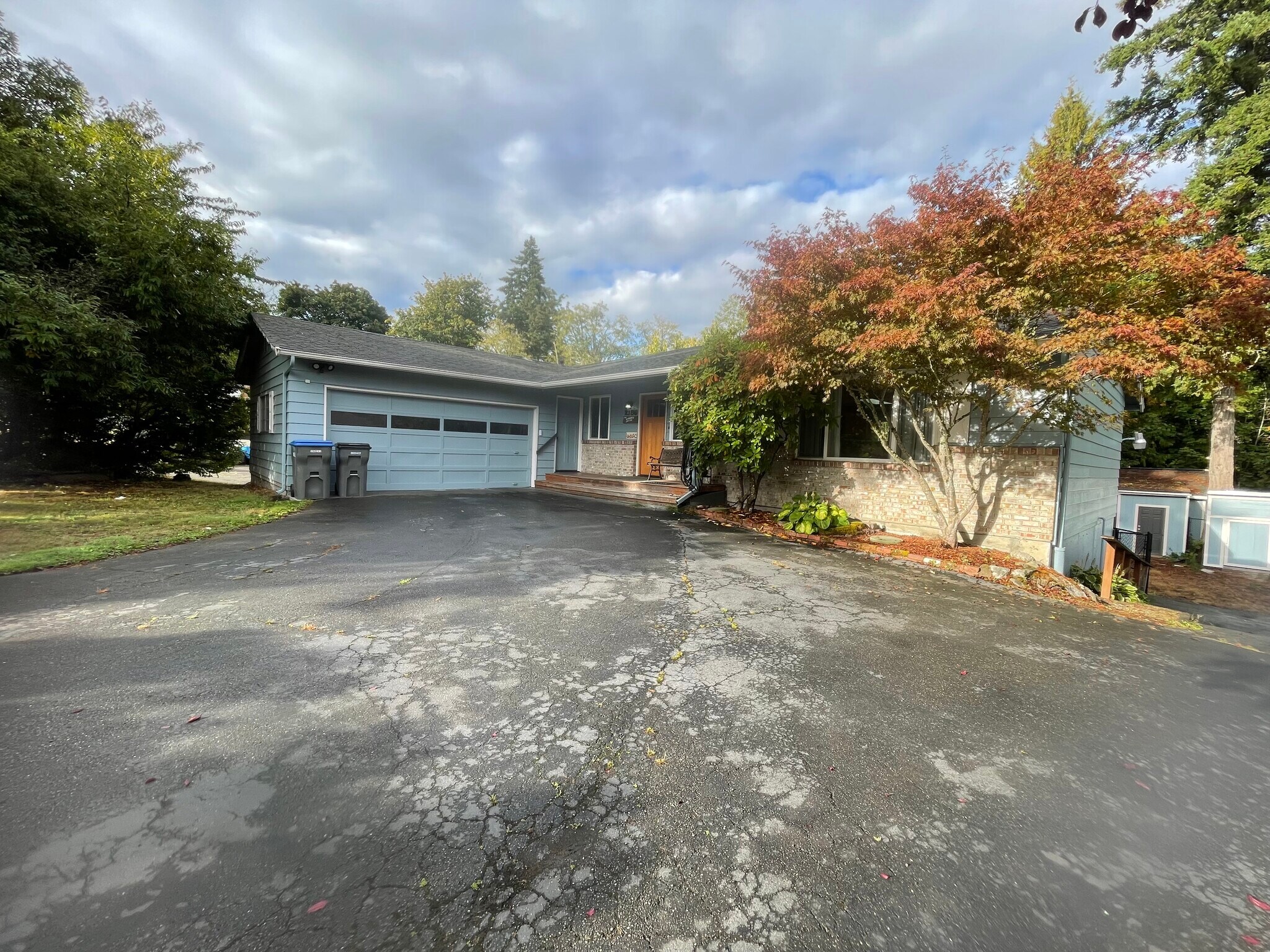 Building Photo - 2186 Evergreen Ave SE