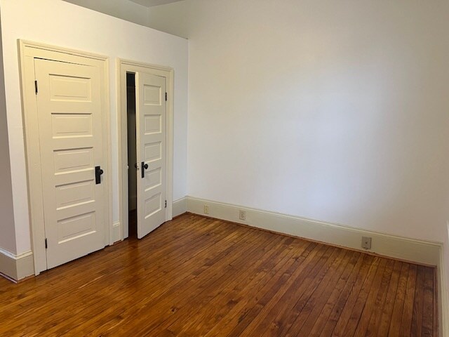 Building Photo - 325 S 6th St