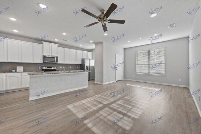 Building Photo - 3500 Cricket Dr