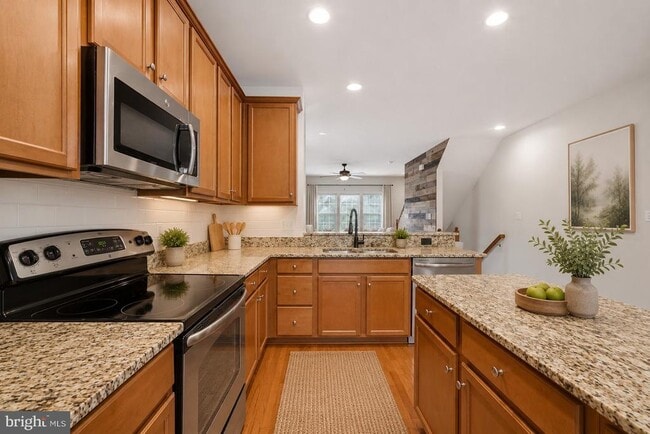 Building Photo - 14158 Cannondale Way