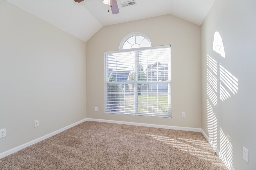Building Photo - 3460 Hamberton Cir
