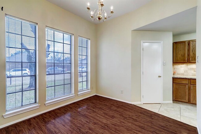 Building Photo - 8203 Eastpoint Blvd
