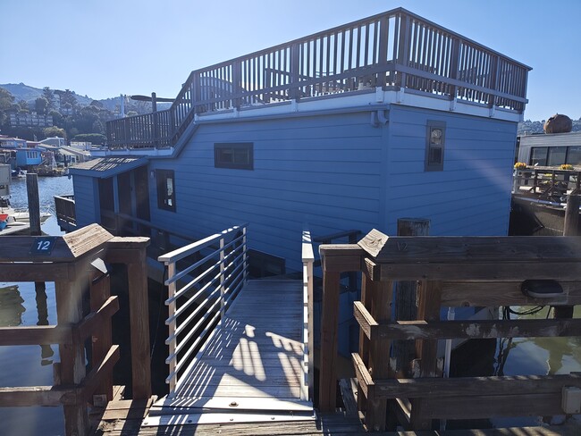 Building Photo - 12 A Dock