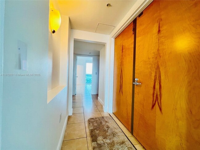 Building Photo - 19400 Turnberry Way