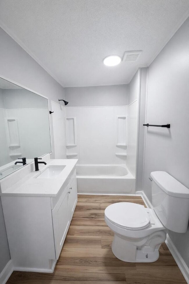 Building Photo - 307 Manhattan Ave