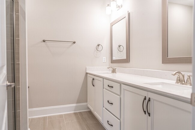 Building Photo - 152 Lark Dr