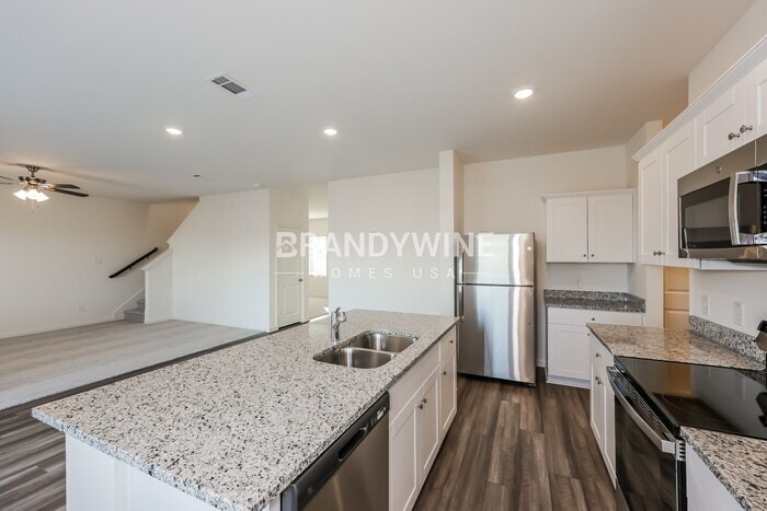 Building Photo - 8344 Sniptoe Dr