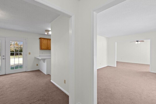 Building Photo - Country Living! Brick Ranch!