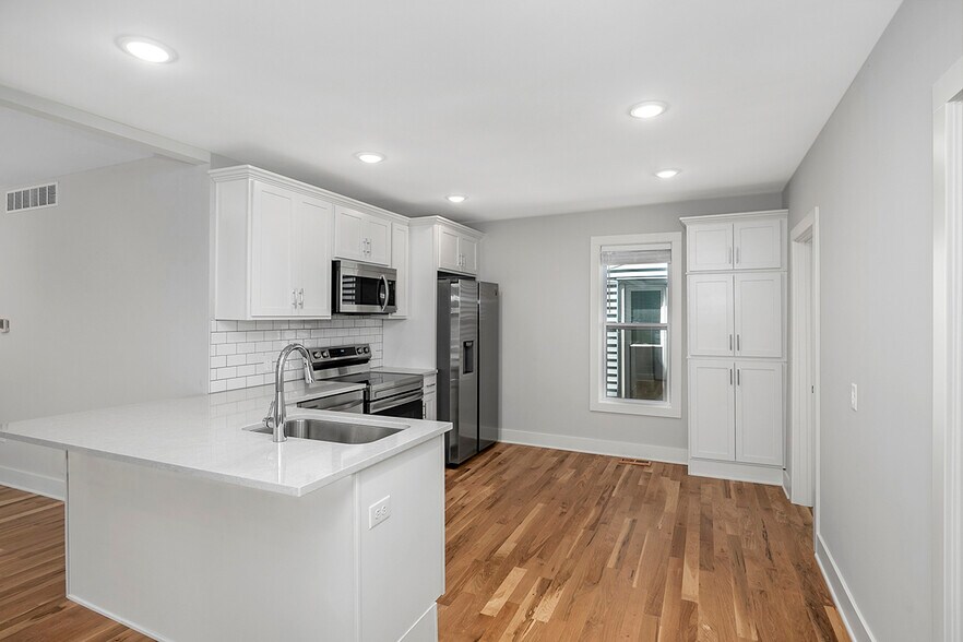 Building Photo - 751 Veto St NW