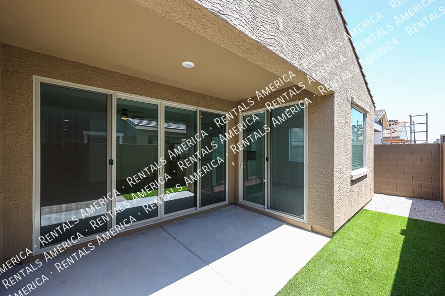 Building Photo - 9429 E Spiral Ave